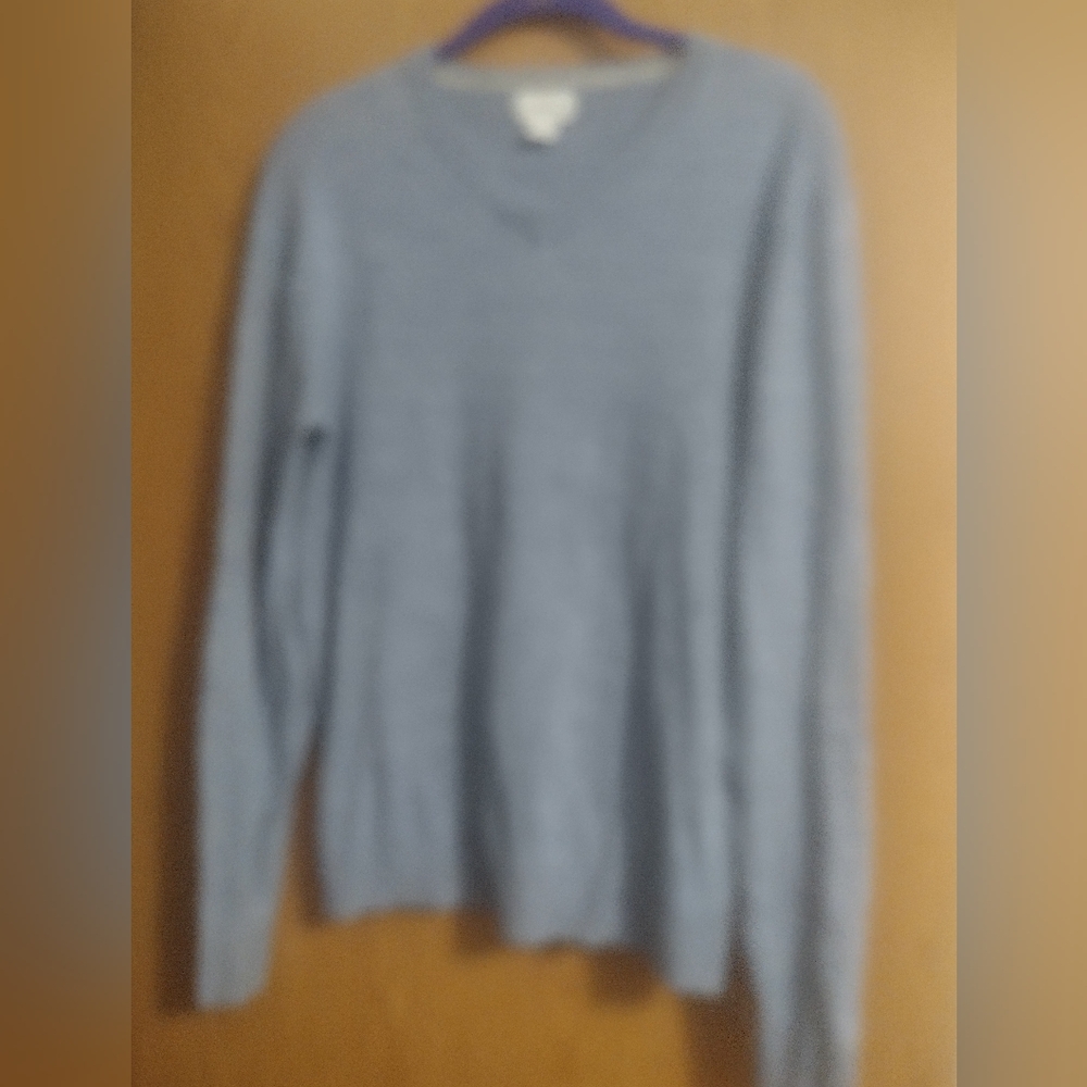 Old Navy Men's Light Blue V-Neck Sweater